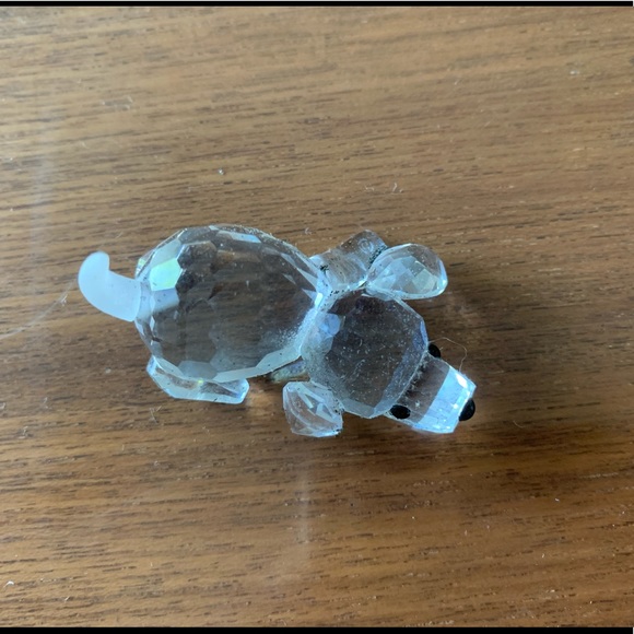 Unusual gift : Authentic Swarovski’s ‘sniffing dog’. - Picture 2 of 10